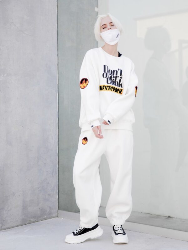 MOD WAVE MOVEMENT Pantalon color blanco