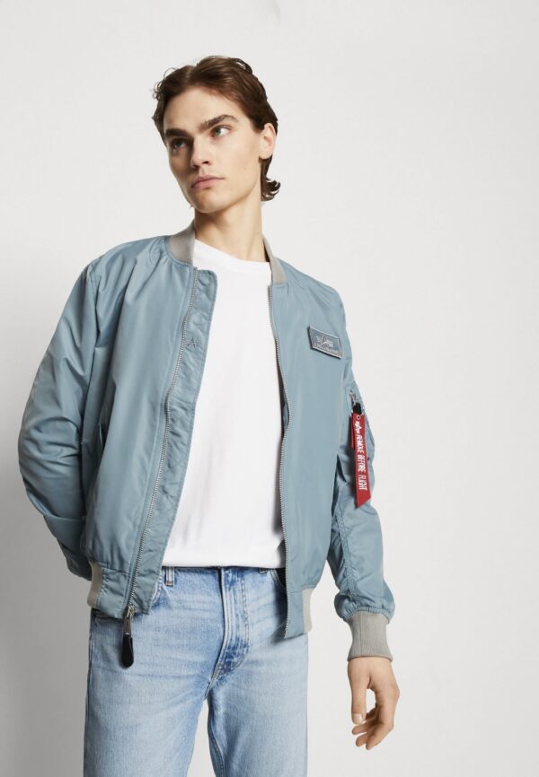 ALPHA INDUSTRIESBomber"MA-1 TTC"color celeste