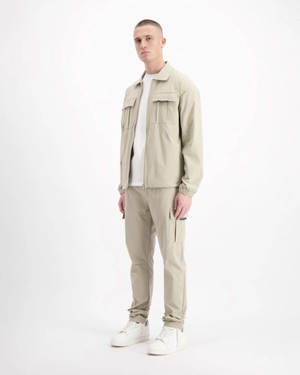 BLACK BANANAS Chaqueta"DELTA CARGO JACKET"color beige