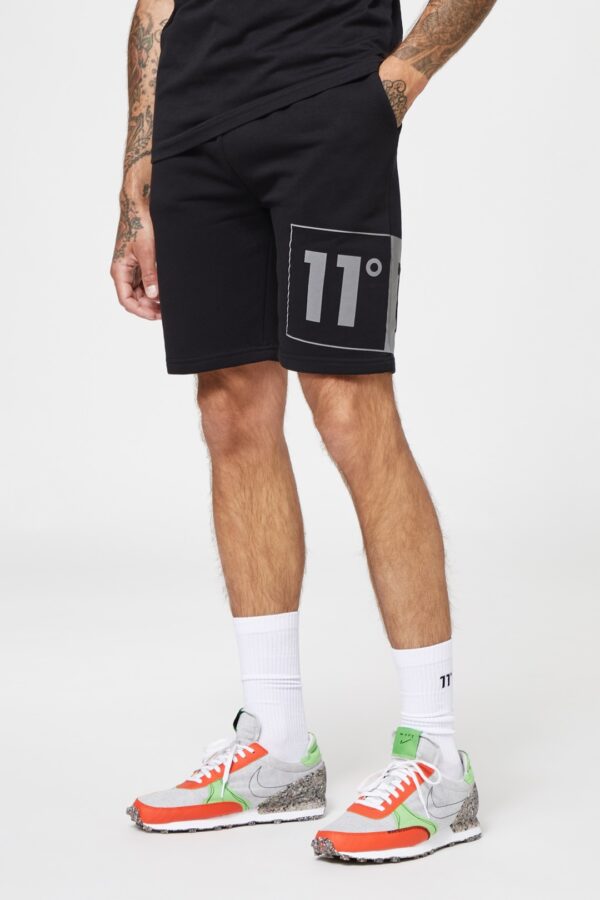 11 DEGREES Bermuda " Box Graphic " color negro