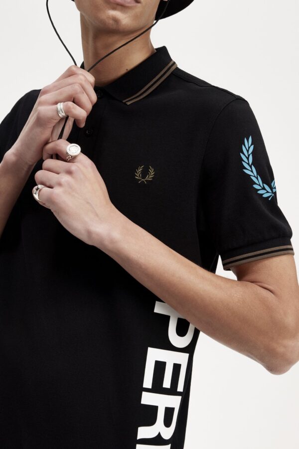 FRED PERRY Polo " Graphic Branding " color negro