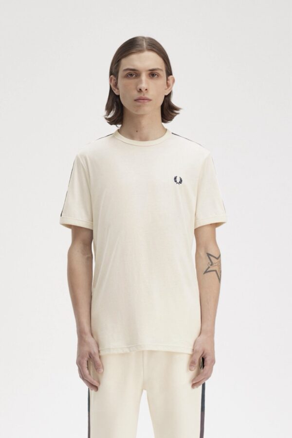 FRED PERRY Camiseta "CONTRAST TAPE RINGER T-SHIRT"color crudo