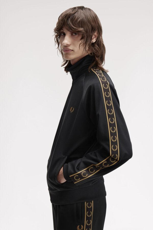 FRED PERRYChaqueta"CONTRAST TAPE TRACK JACKET"color negro