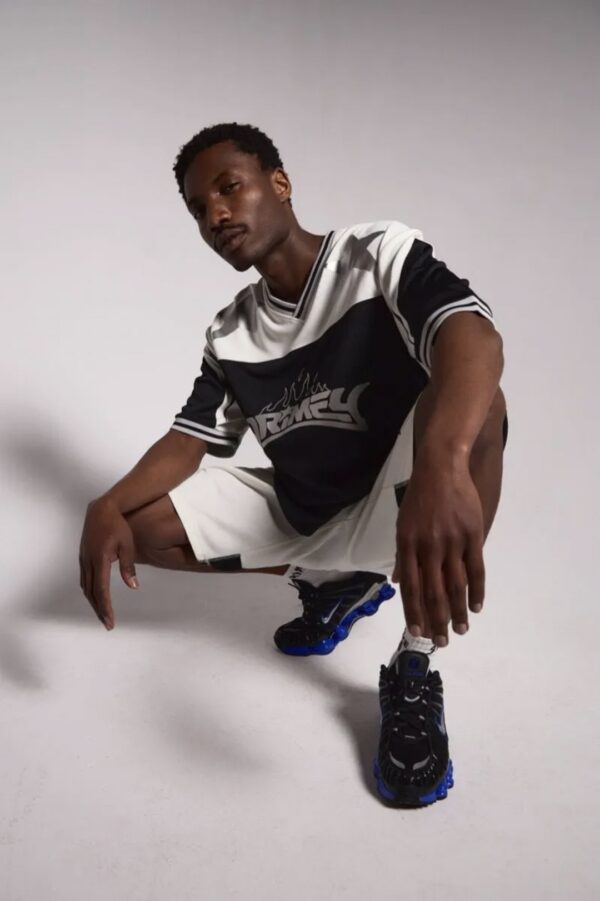 GRIMEY Bermuda " INFAMOUS DEEPER BAGGY SWEAT SHORTS " color blanco roto