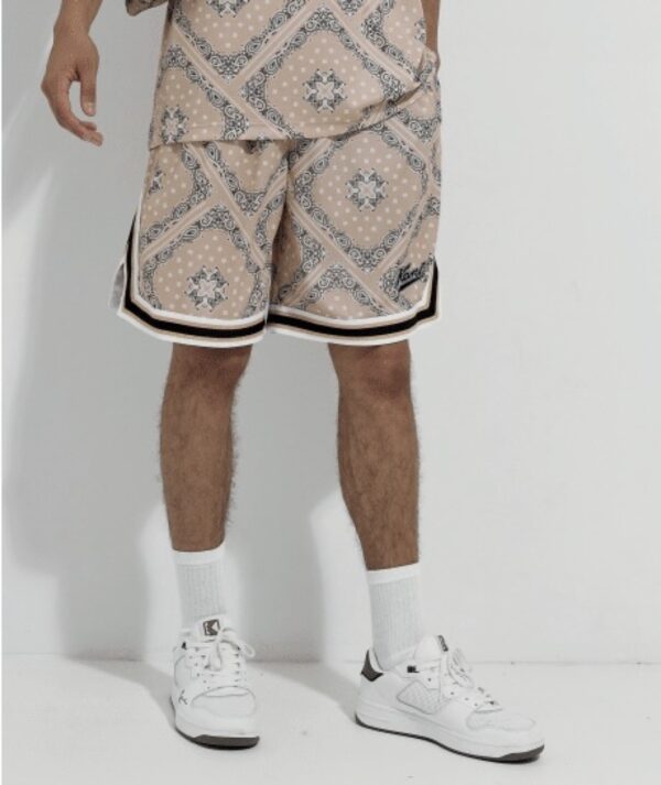 KARL KANI Bermudas " Varsity Paisley Mesh " color beige