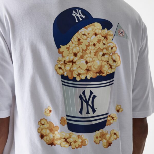 NEW ERACamiseta"MLB FOOD GRPHC OS TEE NEYYAN WHI"color blanco