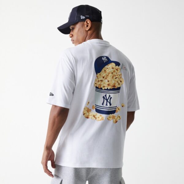 NEW ERACamiseta"MLB FOOD GRPHC OS TEE NEYYAN WHI"color blanco