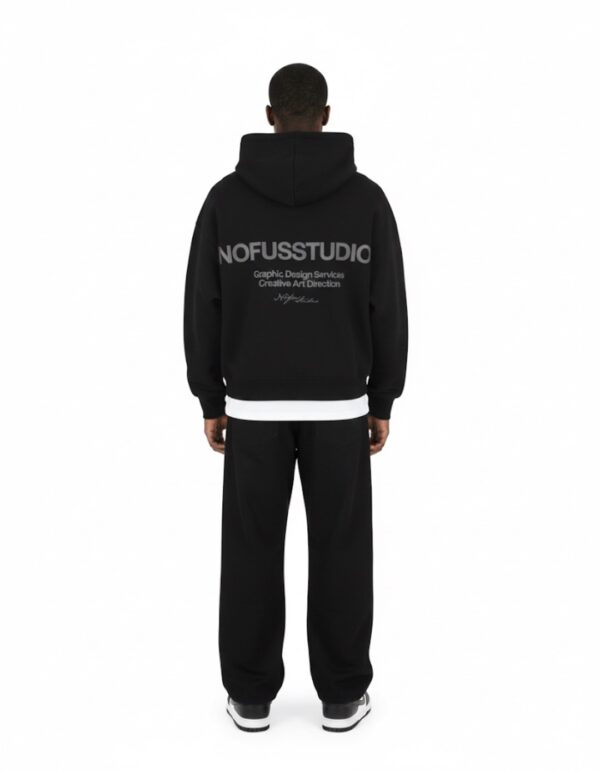 NOFUSSSudadera"Black Line Zipper"color negro