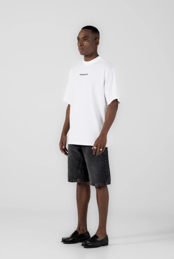 NOIR ESSENCECamiseta"Buganvilla White t-shirt"color blanco