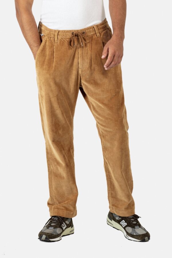 REELL Pantalon pana " Reflex Loose Chino Cord " color tostado