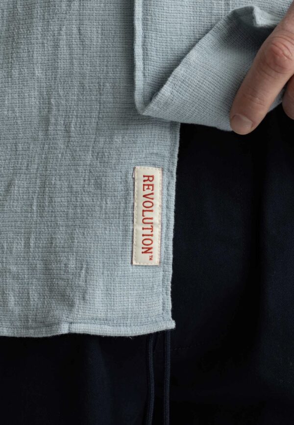 REVOLUTION Camisa "Short-sleeved Cuban Shirt" color celeste