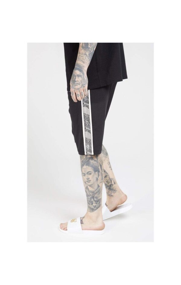 SIKSILK Bermuda " Zonal Runner " color negro