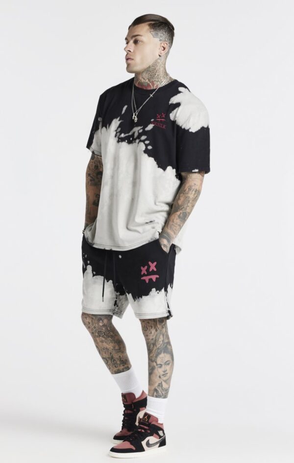 SIKSILK Bermuda " x Steve Aoki Bleach Wash " color negro-blanco