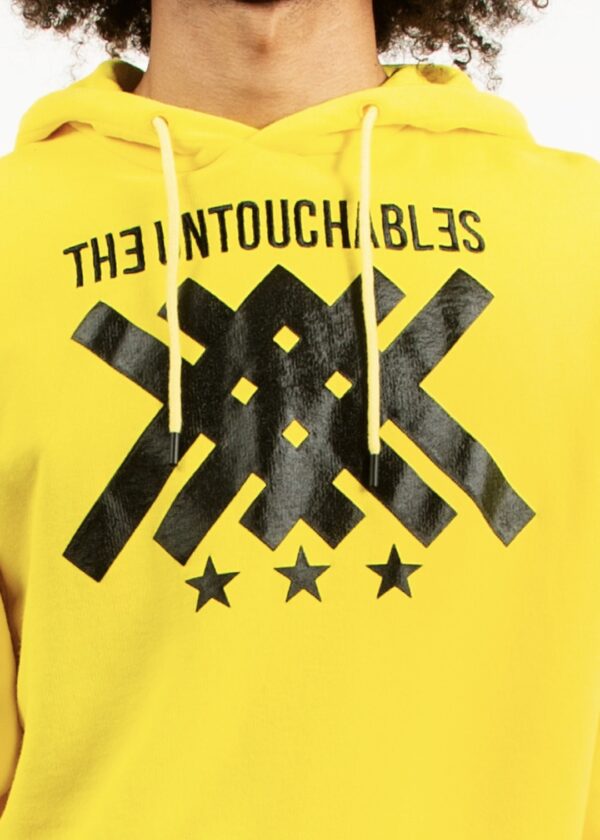 THE UNTOUCHABLES Sudadera " Street Logo Over " color amarillo